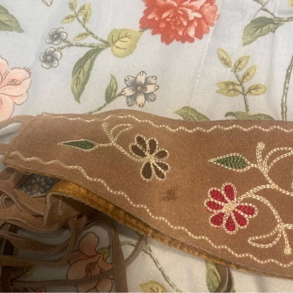 Leather Floral Embroidered Floral Stitched Belt